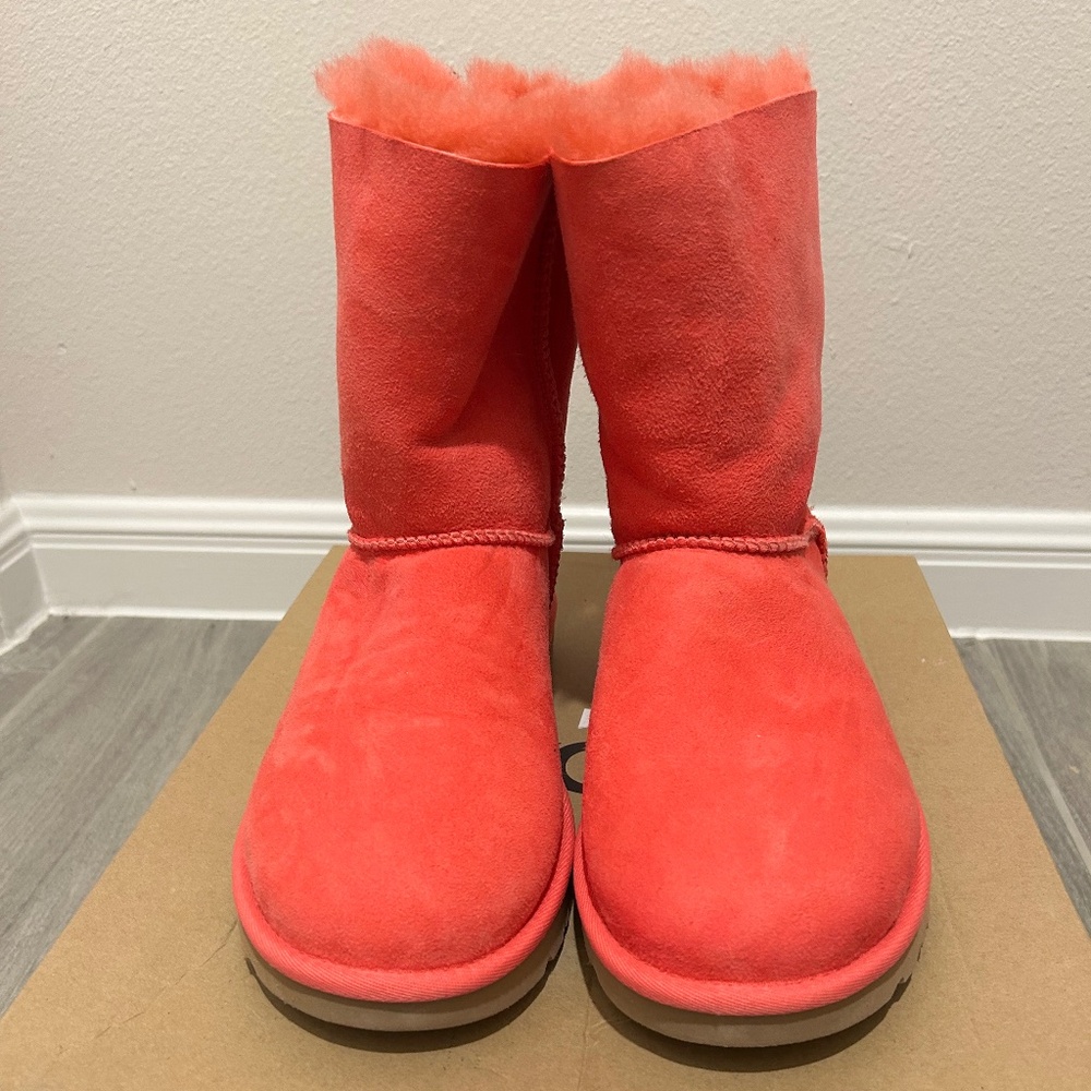 UGGS | Bailey Bow Brand New | 9